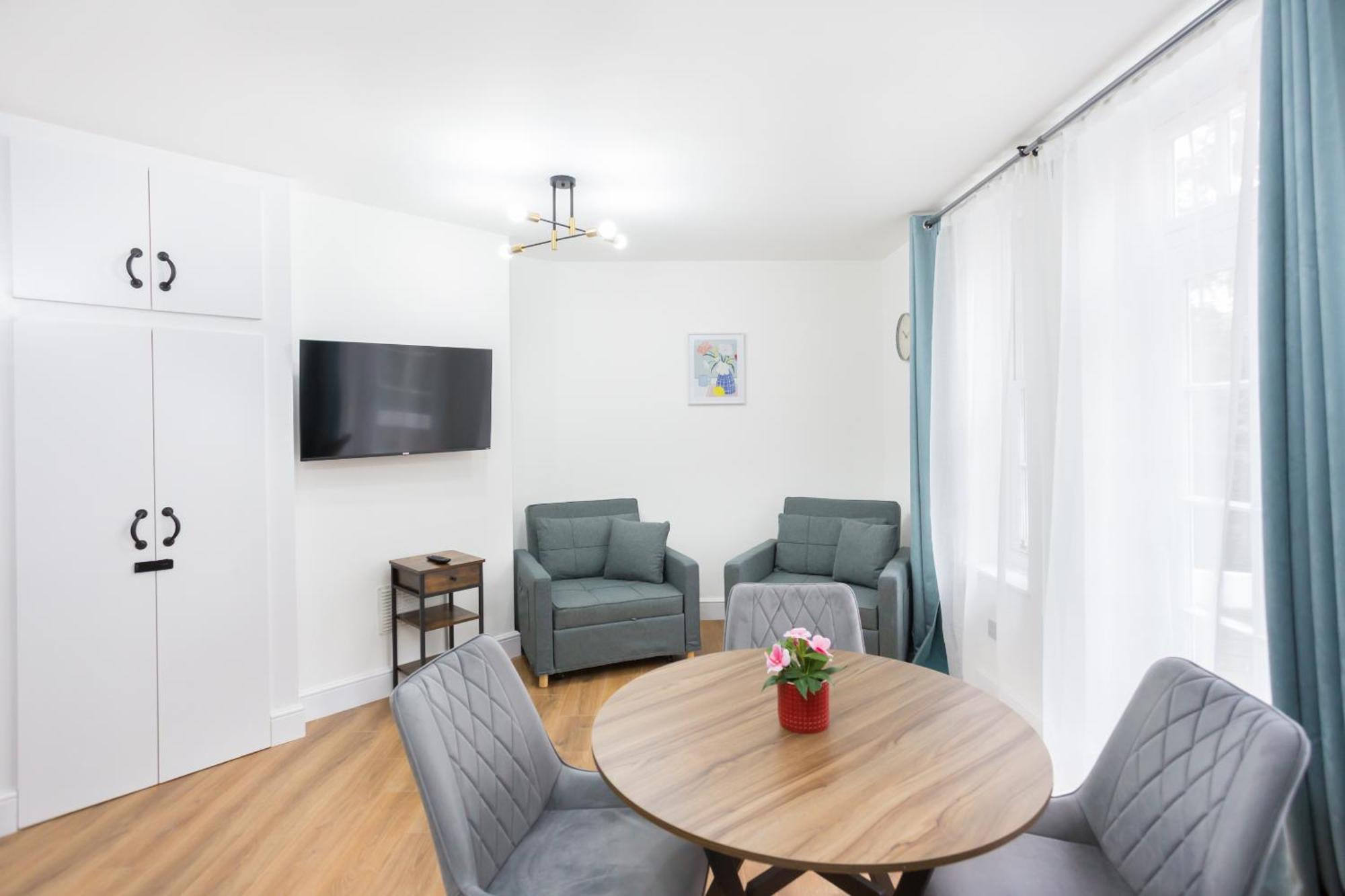 City Centre One Bedroom Apartment Next To Station, Newly Renovated Londres Extérieur photo