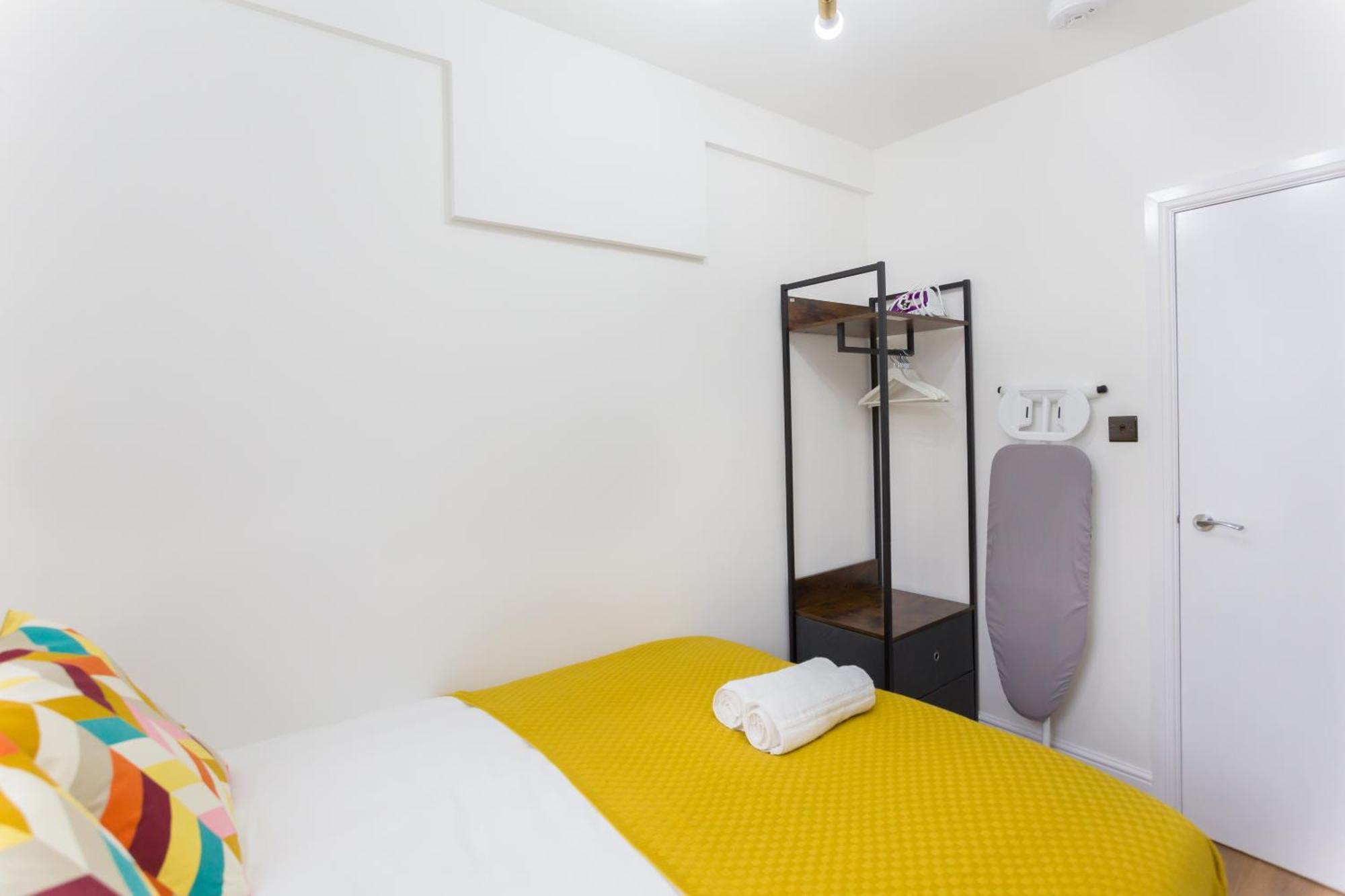 City Centre One Bedroom Apartment Next To Station, Newly Renovated Londres Extérieur photo