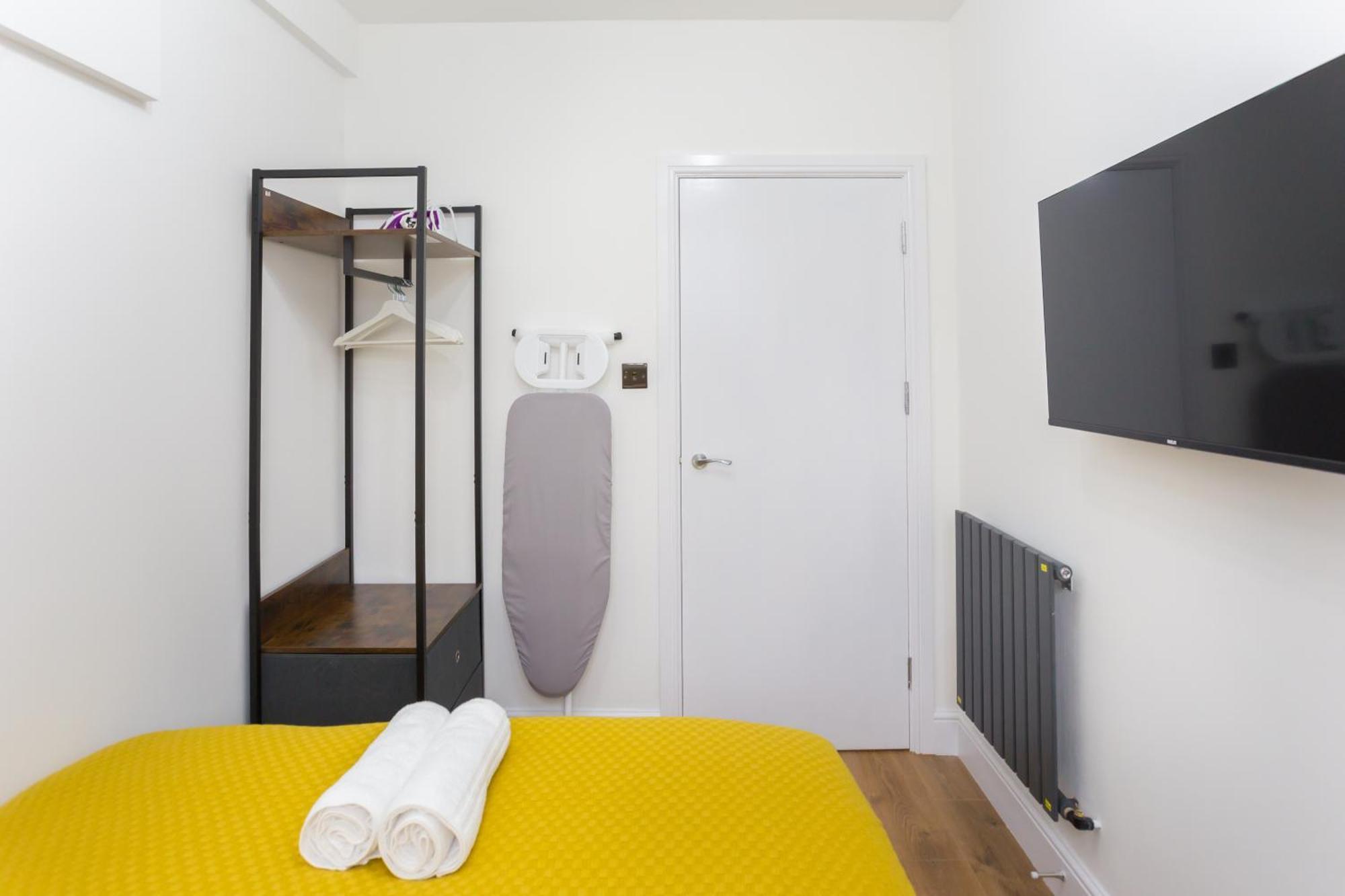 City Centre One Bedroom Apartment Next To Station, Newly Renovated Londres Extérieur photo