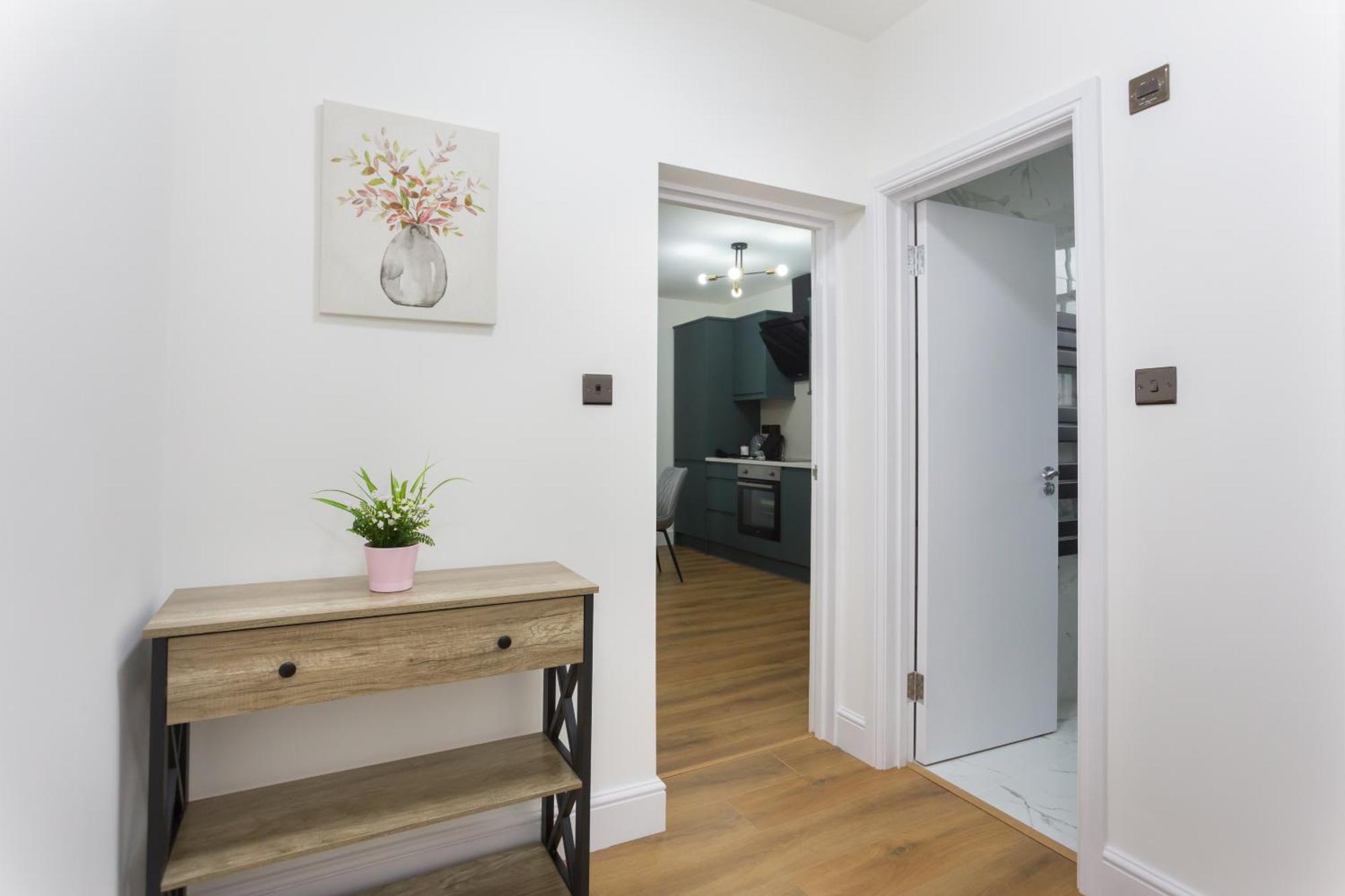 City Centre One Bedroom Apartment Next To Station, Newly Renovated Londres Extérieur photo