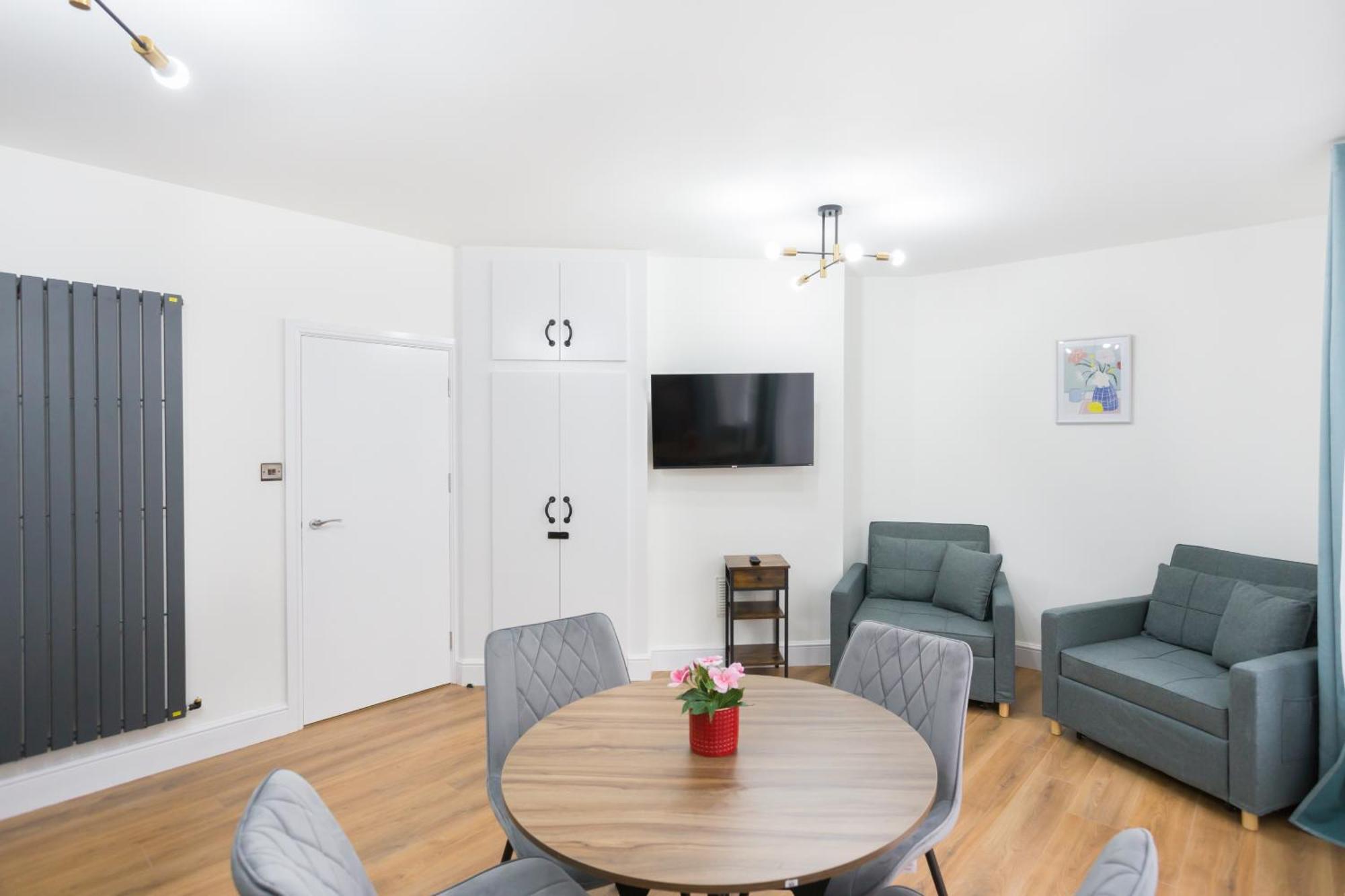 City Centre One Bedroom Apartment Next To Station, Newly Renovated Londres Extérieur photo