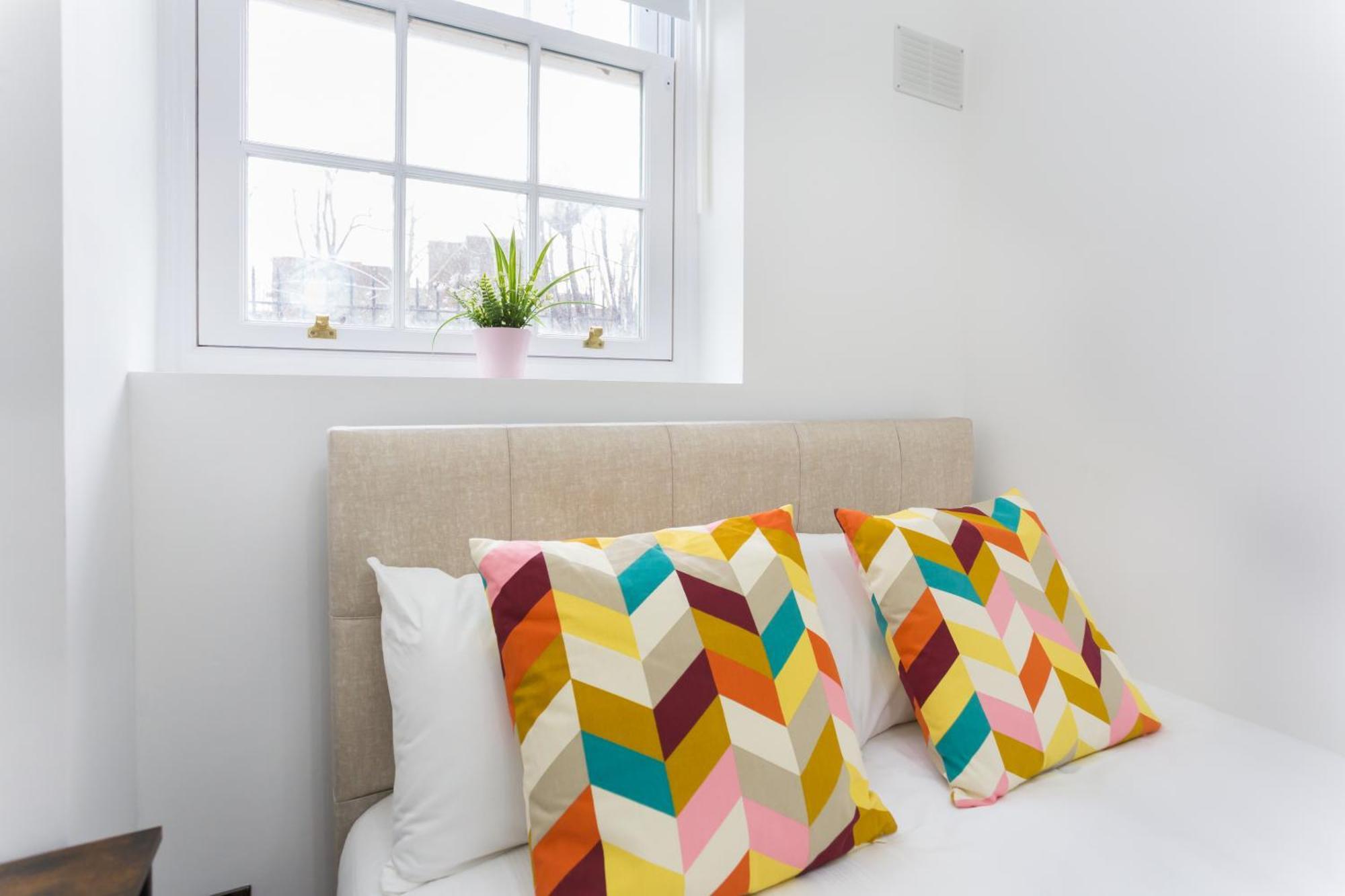 City Centre One Bedroom Apartment Next To Station, Newly Renovated Londres Extérieur photo