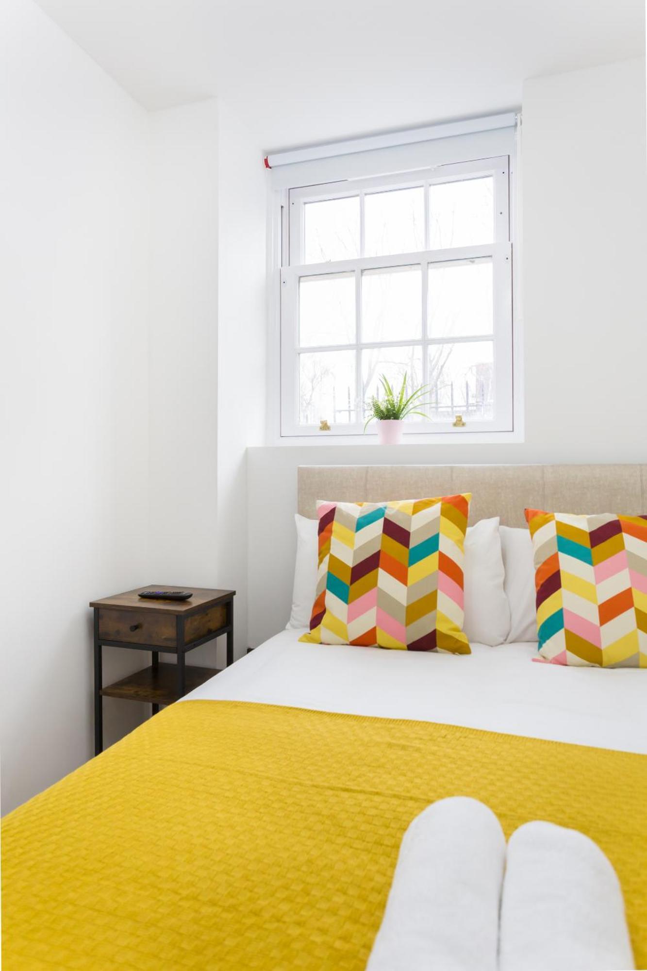 City Centre One Bedroom Apartment Next To Station, Newly Renovated Londres Extérieur photo
