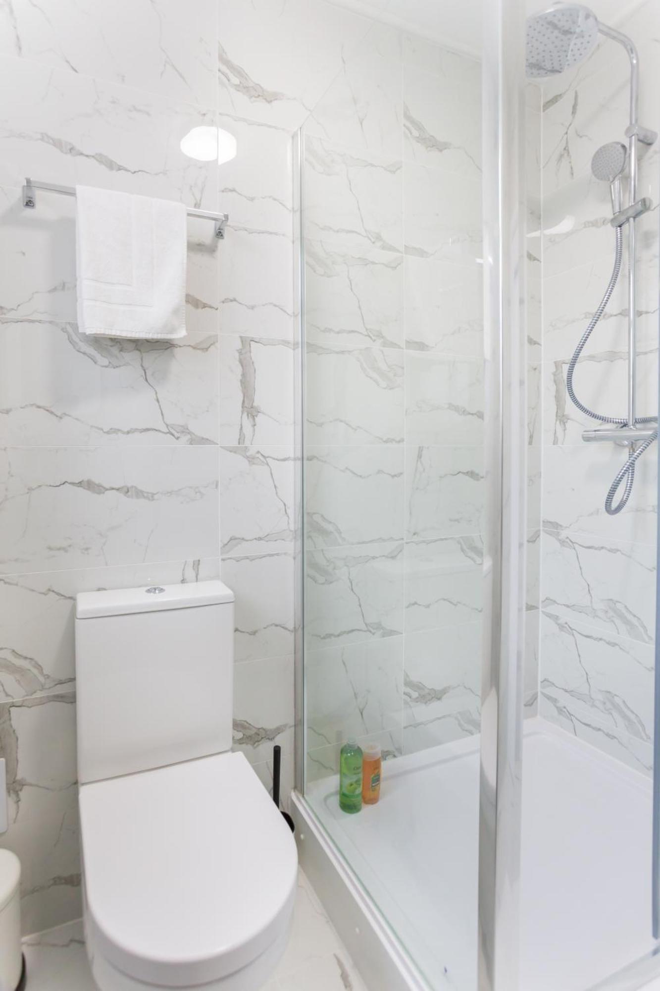 City Centre One Bedroom Apartment Next To Station, Newly Renovated Londres Extérieur photo